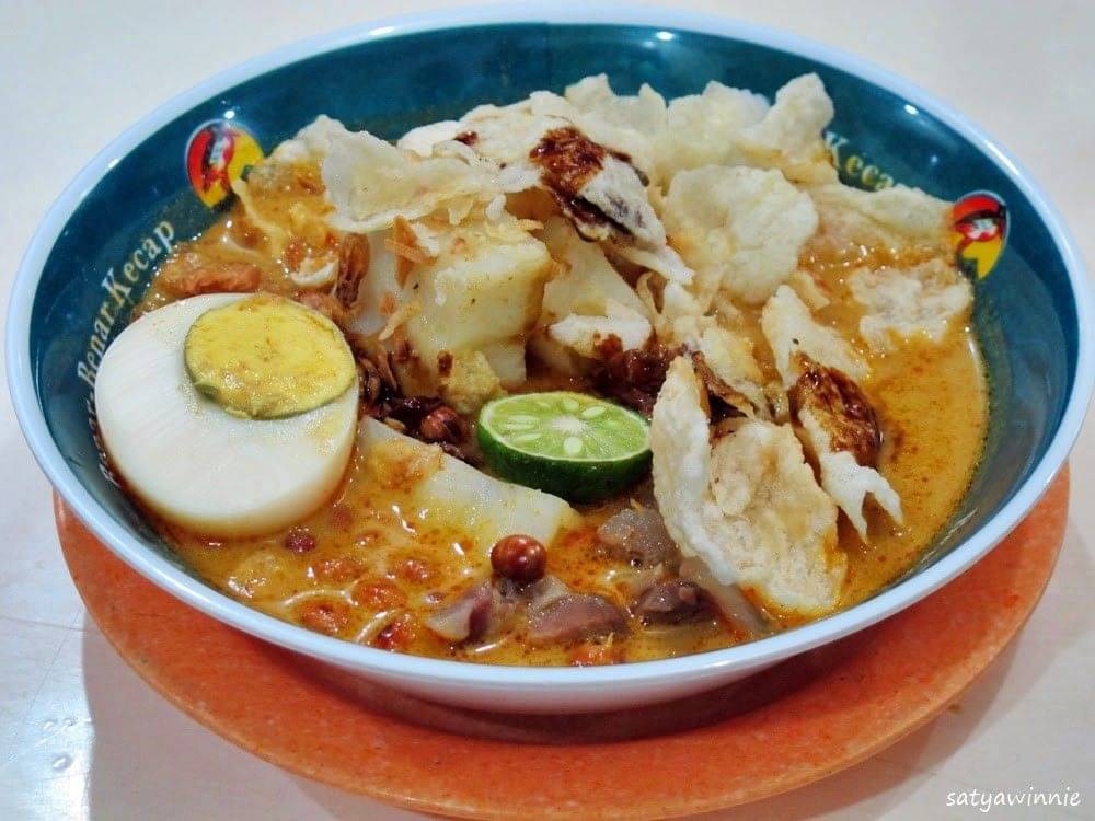 Nyamm, 11 Olahan Lontong dari Berbagai Wilayah Nusantara Ini Bikin Kamu Awet Kenyang!