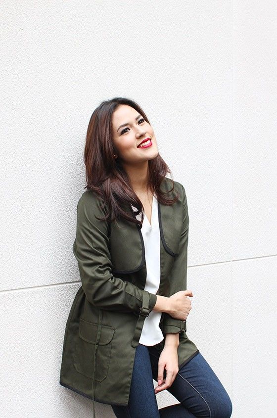 11 Style Simple Nan Elegan ala Raisa Buat yang Suka Buru buru