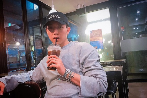 Heboh, Jungshin CNBLUE Unggah Foto Kehidupan Malam Jakarta