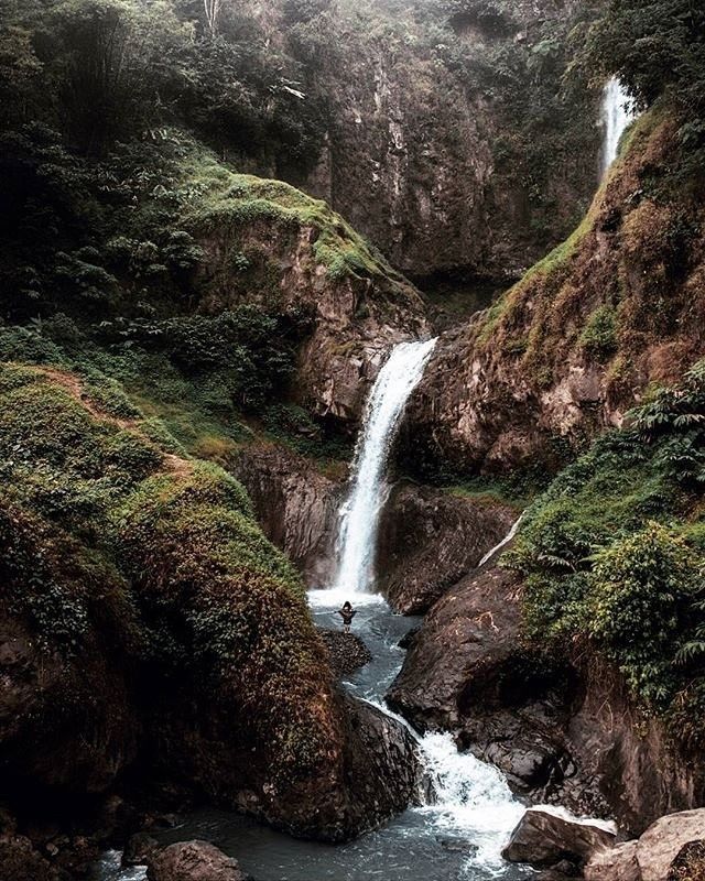 10 Air Terjun Sejuk di Garut, Bisa Bikin Stres Hilang!