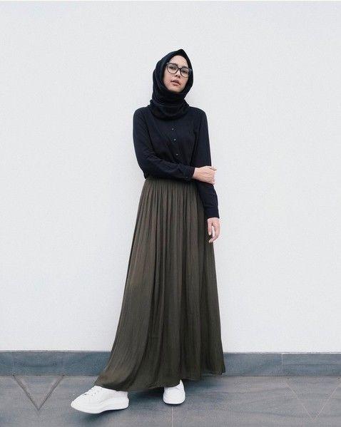 Inspirasi Style Hijab  Casual  ala Desainer Rani Hatta Wajib 