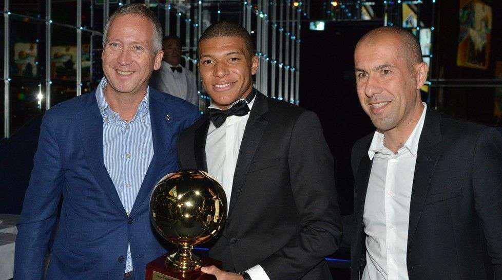 Geser Dembele Rashford Kylian Mbappe Sabet Golden Boy Award 17