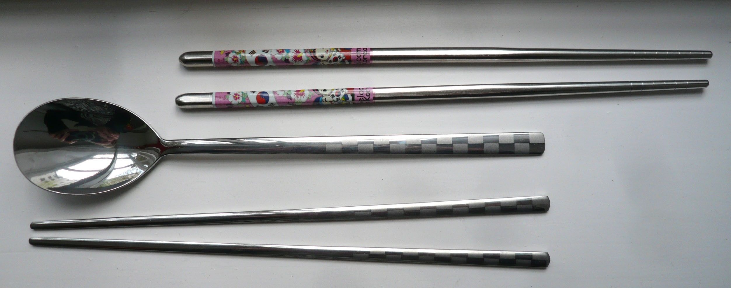 6 Sumpit Korea kebanyakan terbuat dari logam
