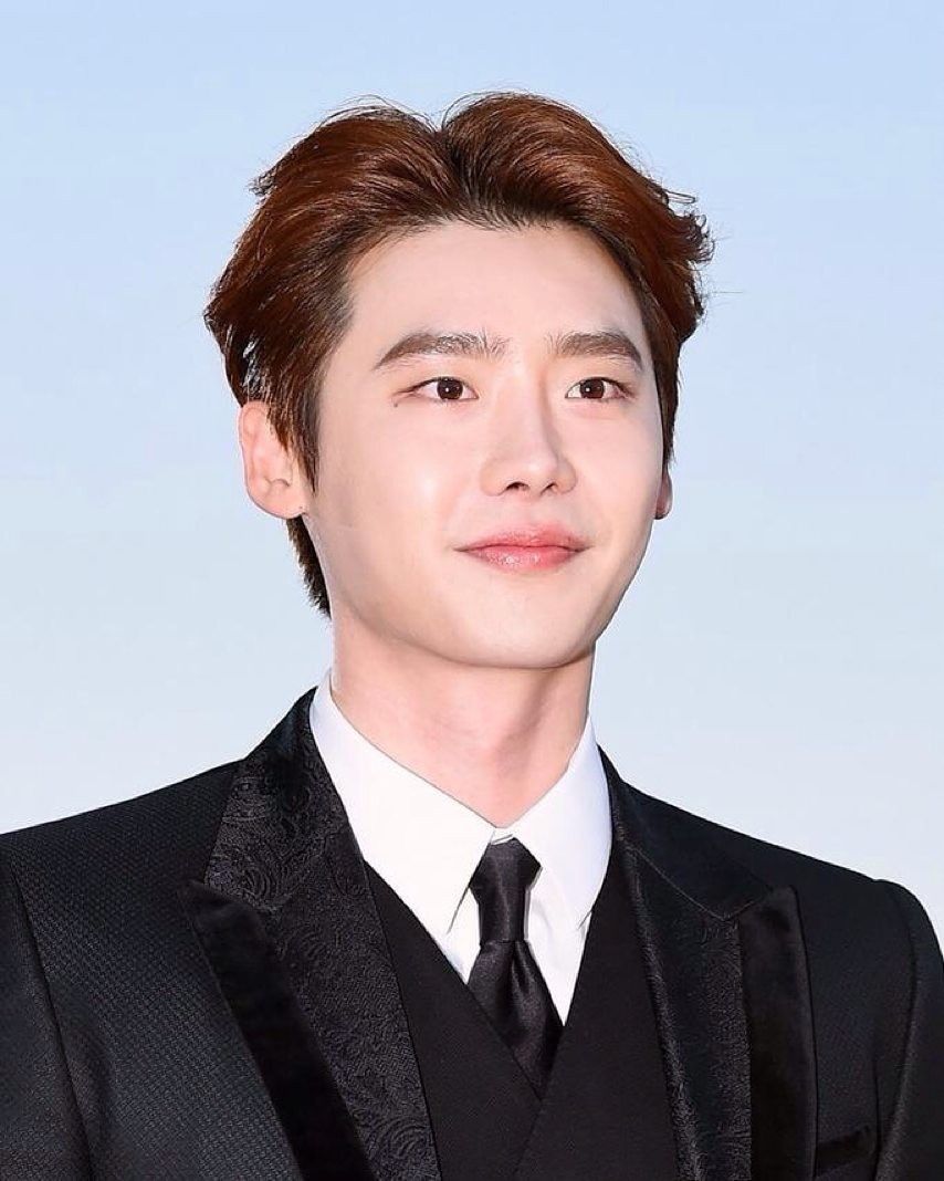 Gantengnya Bikin Klepek-klepek, Ini 17 Fakta Seputar Lee Jong Suk