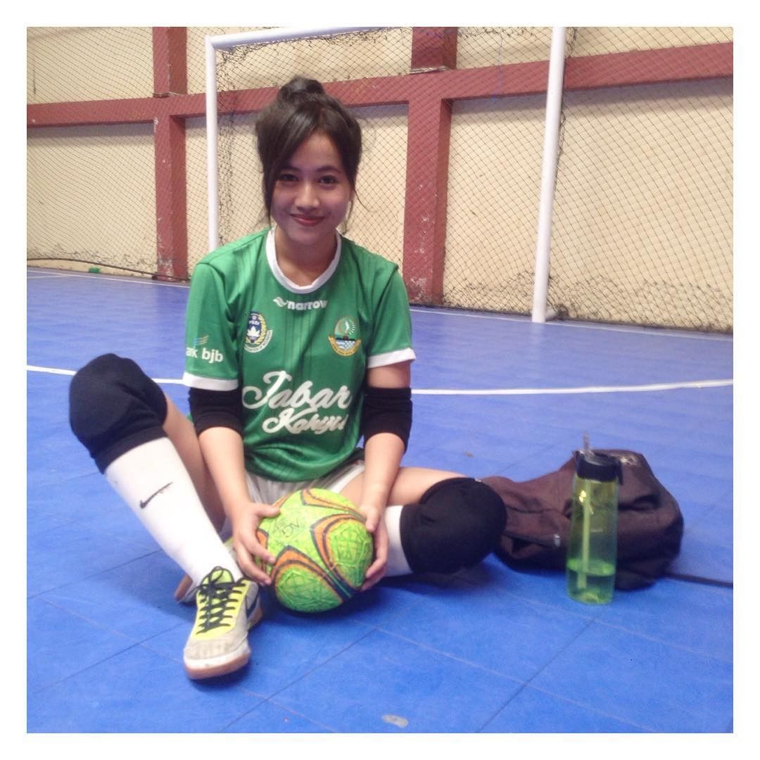 Berparas Cantik 5 Wanita Ini Ternyata Gemar Futsal Lho