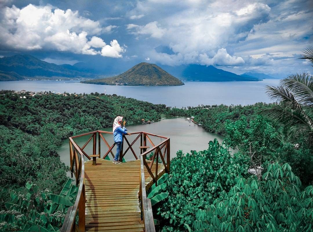 9 Foto Keindahan Danau Ngade, Wisata Menakjubkan di Ternate