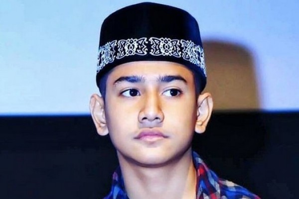 Ganteng Soleh Ini 15 Foto  Syakir Daulay yang Bikin 