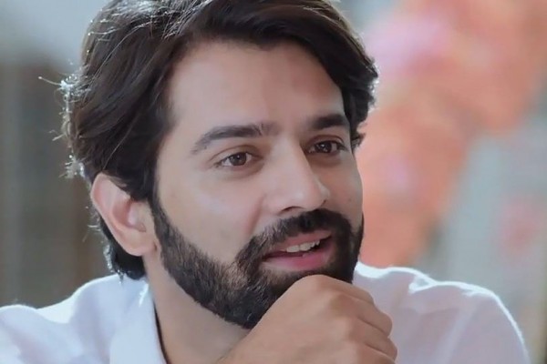 Potret Barun Sobti Aktor India Yang Gantengnya Bikin Susah Lupa