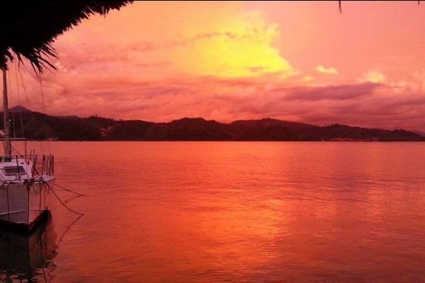 Hasil gambar untuk sunset di pulau cubadak