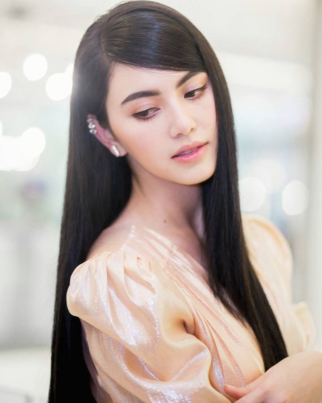 10 Fakta Davika Hoorne, Si 'Hantu Pee Mak' Thailand yang 