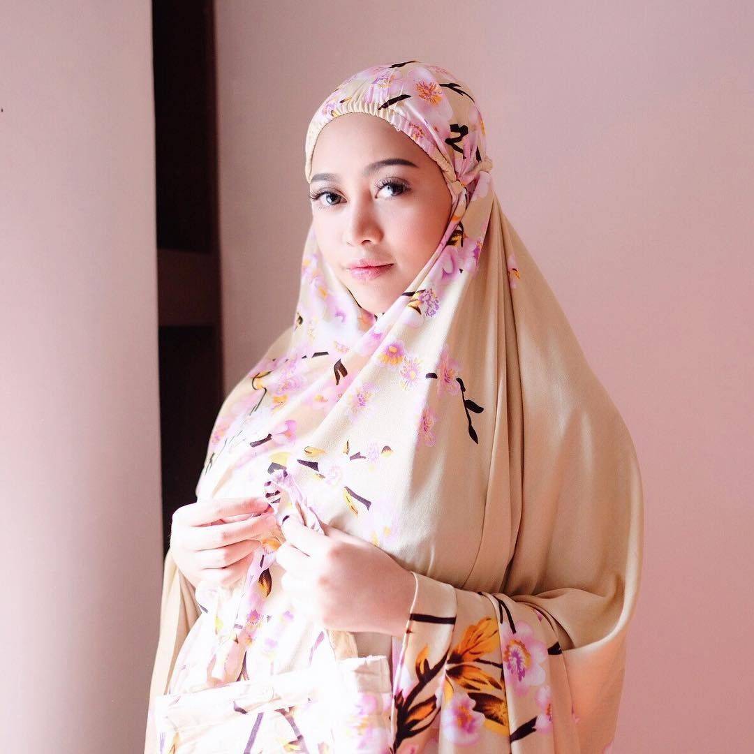 Sambut Kelahiran Anak Pertama, Rachel Vennya Makin Cantik & Natural