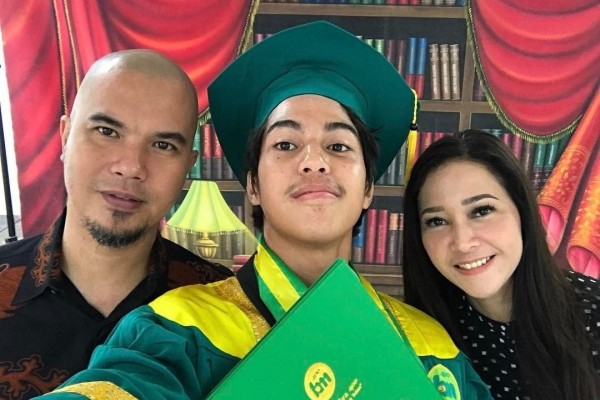 10 Tahun Lebih Menikah, 5 Pasangan Artis Ini Pilih Bercerai