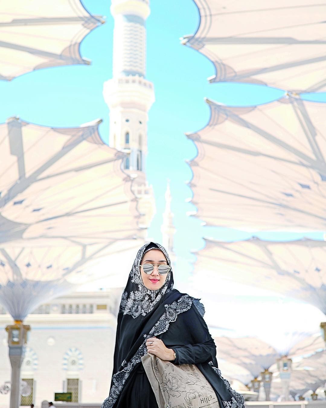 Gaya Hijab Ala Dian Pelangi Gak Ribet Elegan Buat Kemana Saja