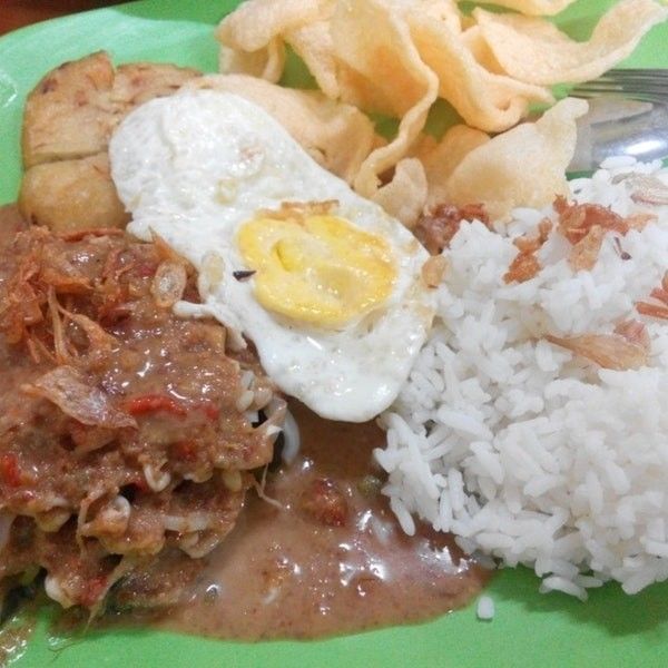 Mantap, Inilah 5 Warung Nasi Pecel Paling Nagih di Jakarta! 