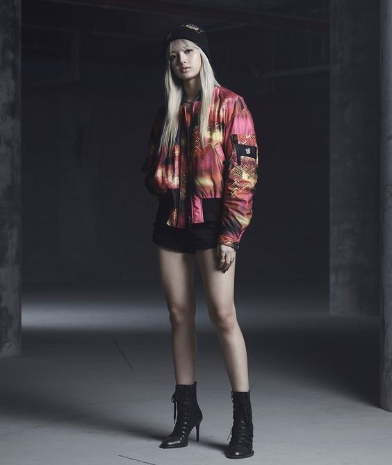 12 Inspirasi Outfit Ala Lisa Blackpink Khusus Cewek Tomboi