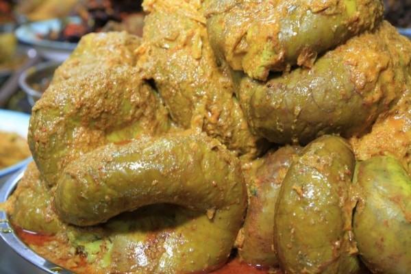 Gak Cuma Rendang, 7 Masakan Khas Minang Ini Juga Menggoyang Lidah!