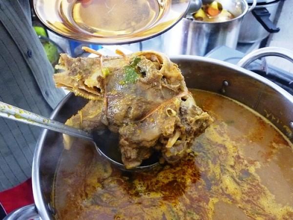 Gak Cuma Rendang, 7 Masakan Khas Minang Ini Juga Menggoyang Lidah!