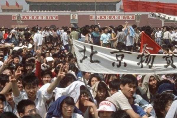 Diperkirakan 10.000 Orang Tewas Di Pembantaian Tiananmen, Tiongkok