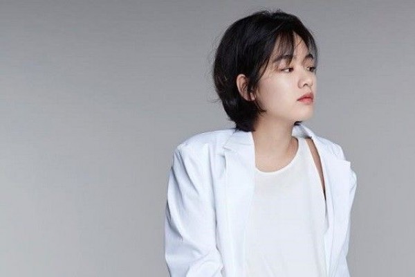 10 Gaya Boyish Ala Lee Joo Young Si Atlet Angkat Besi Di