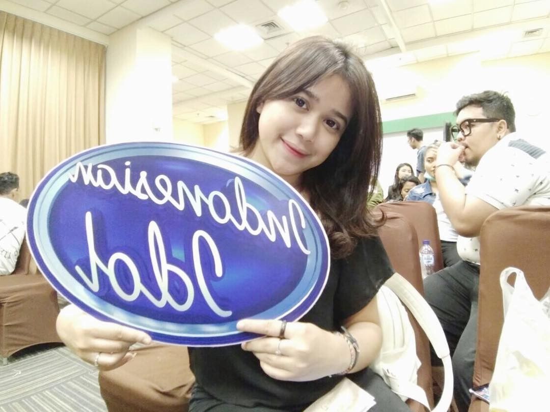 Selalu Bikin Gemas, Yuk Intip Gaya Finalis Indonesian Idol Bianca Jodie yang Imut