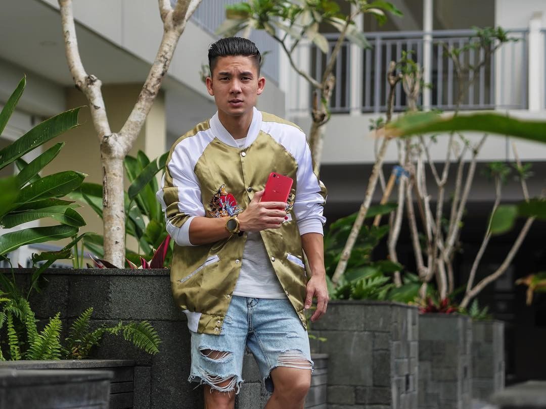 10 Potret Manly Kim Kurniawan Gelandang Persib Yang Fashionable Abis