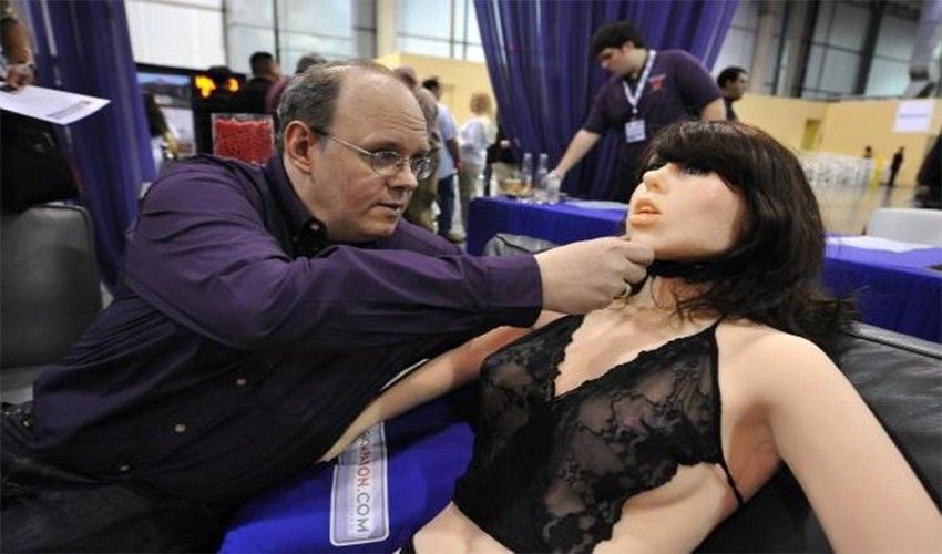 Walau Terdengar Aneh, 15 Fetish Ini Benar Ada di Dunia Lho!