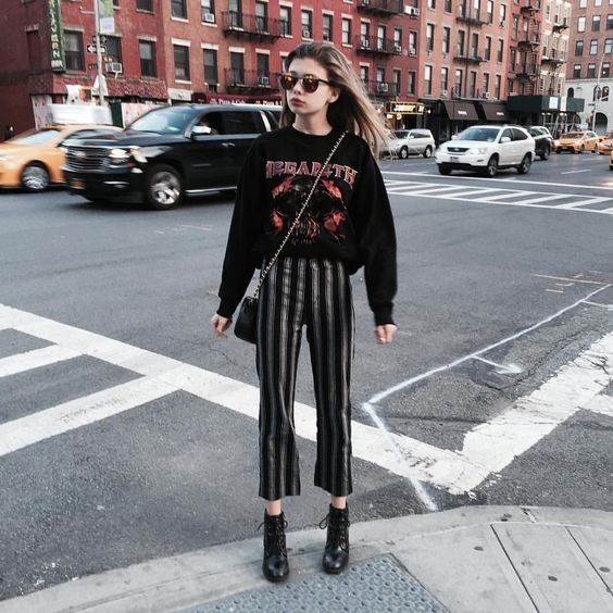 Coba Deh 10 Mix Match Stripe Pants Ini Bikin Gayamu Gak Monoton