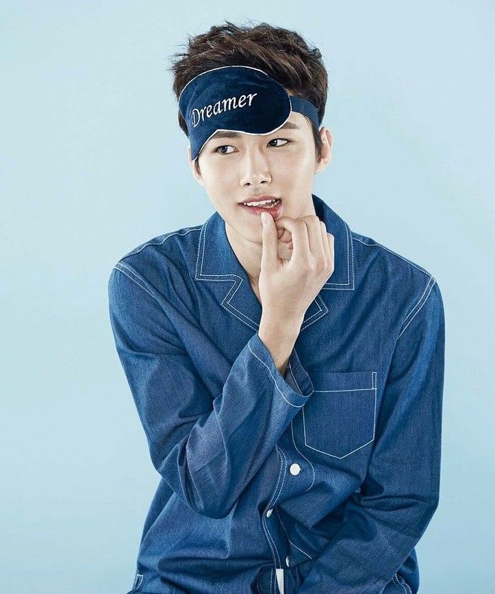9 Potret Tampan Seo Ji Hoon, si Imut di KDrama 'Longing Heart'