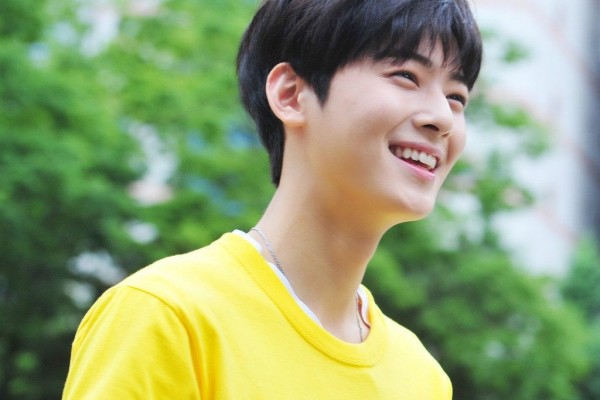 10 Potret Ganteng Cha Eun Woo Astro Yang Bikin Klepek Klepek