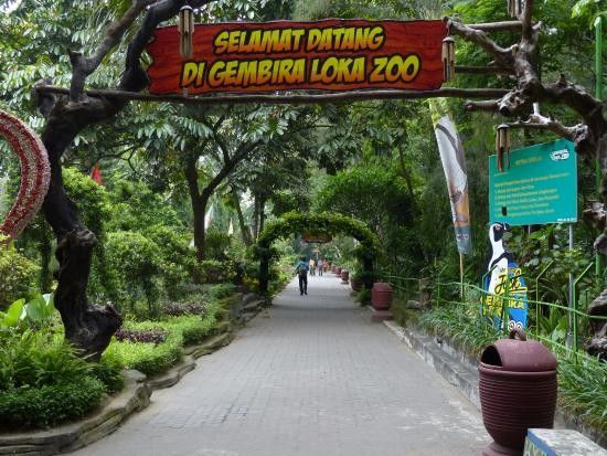 Ratusan Wisatawan Batal Piknik di Gembira Loka Yogyakarta  