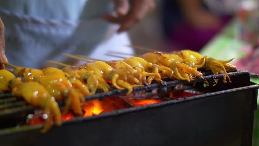 Muslim Traveler Gak Perlu Ragu, 10 Street Food di Bangkok Ini Halal Lho