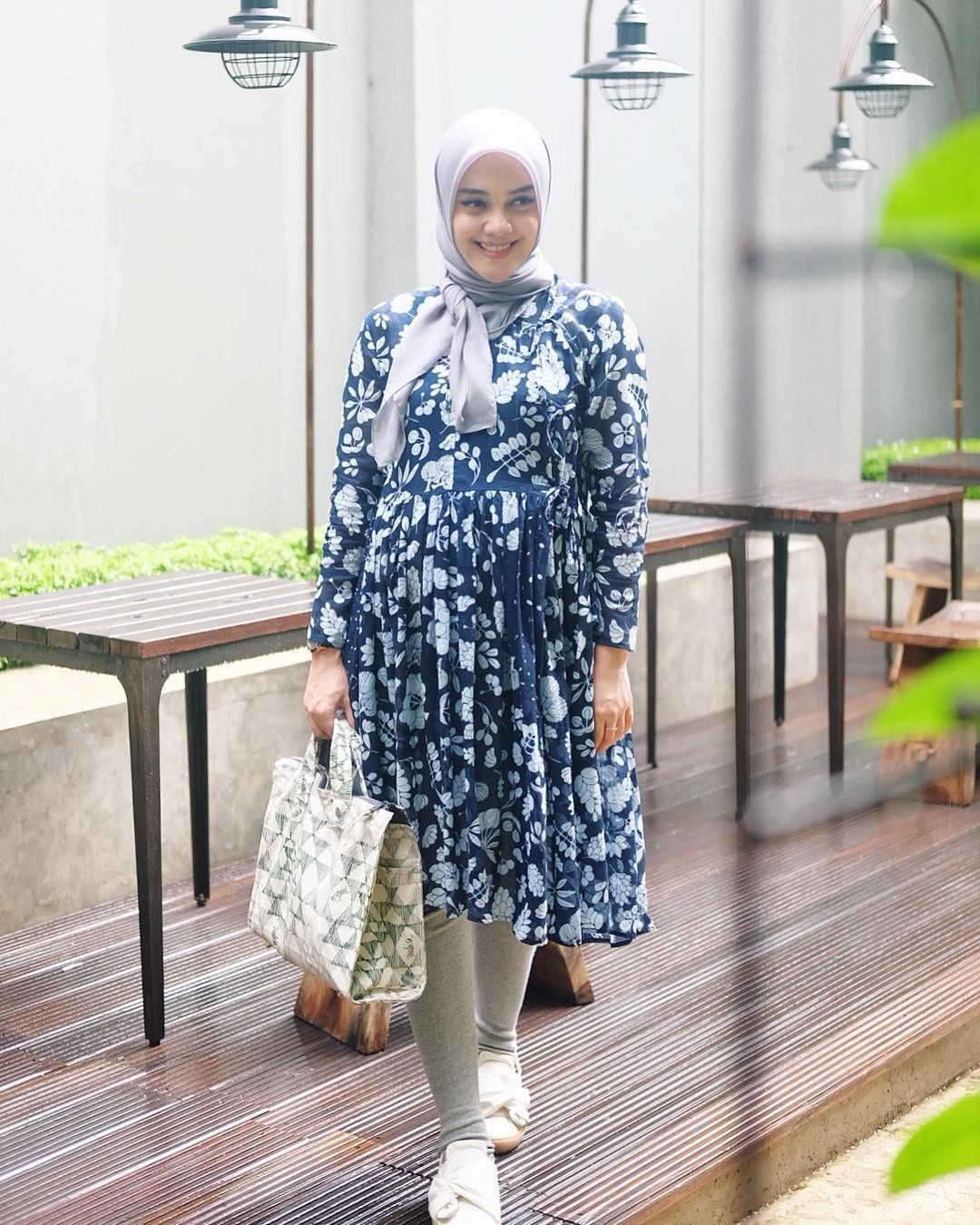8 Style Hijaber Khusus Bumil Ala Athieqah Yang Fashionable