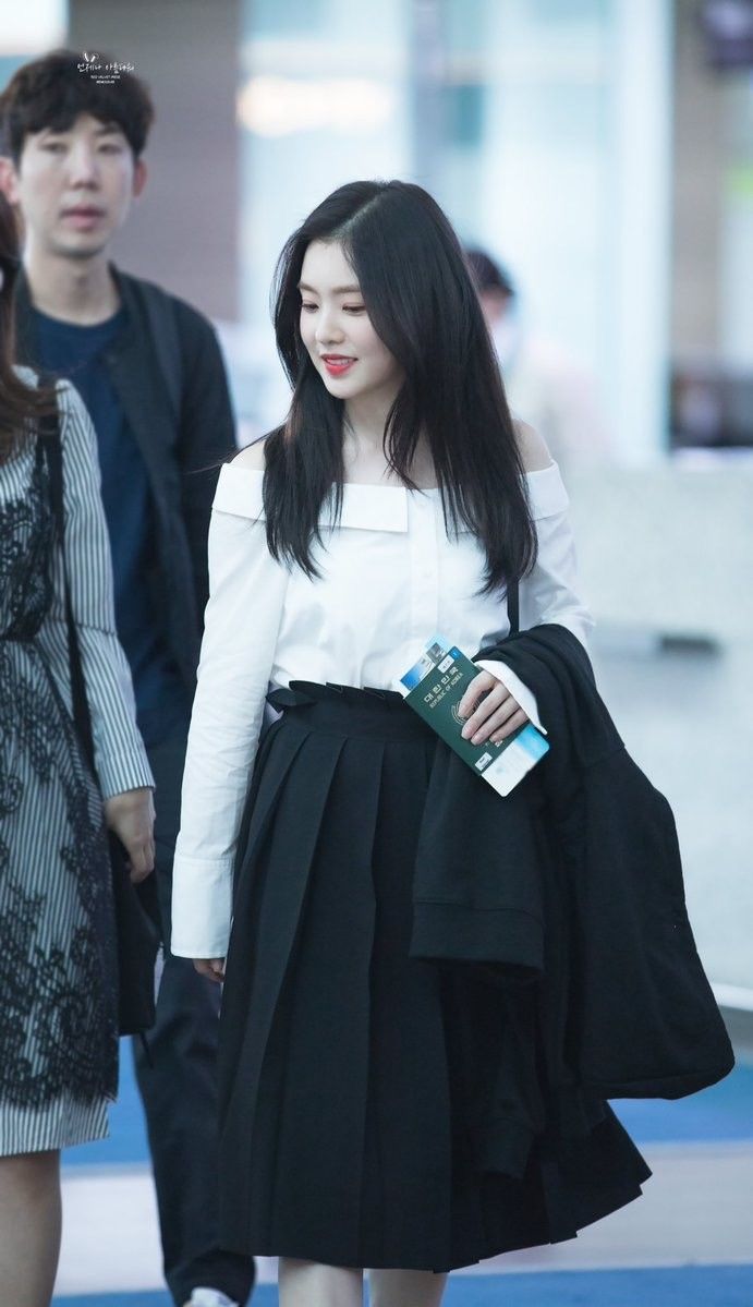 17 Outfit Irene Red Velvet Ini Bisa Kamu si Tubuh Mungil Tiru
