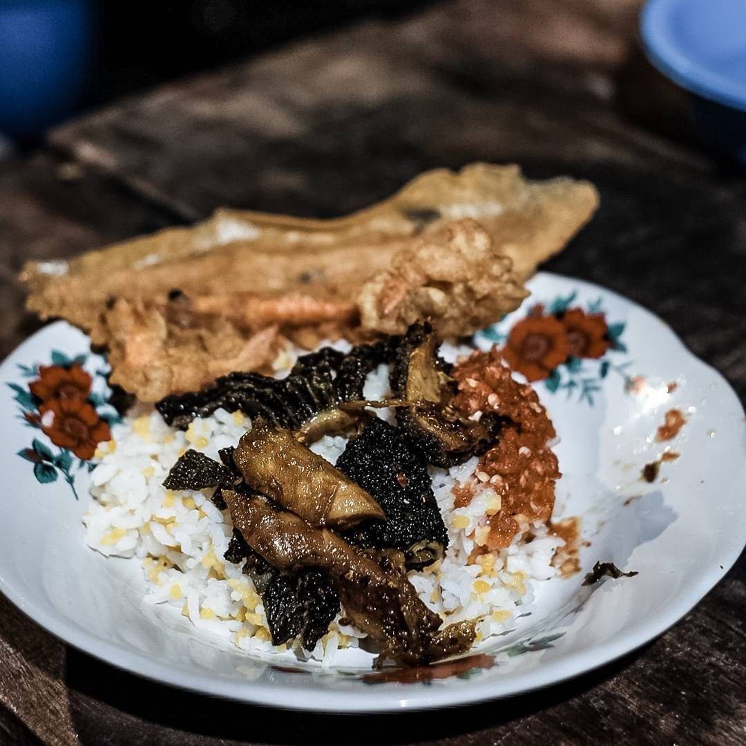 5 Tempat Makan Nasi Babat Paling Enak di Surabaya Rasanya 