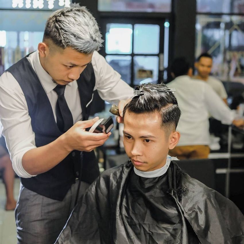 6 Rekomendasi Tempat  Potong  Rambut  Cowok Terbaik di Jogja  