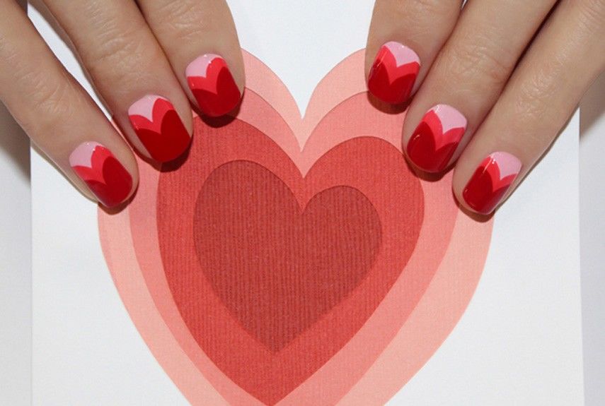 10 Referensi Nail Art Manis Bertema Valentine, Mau Coba Gak?