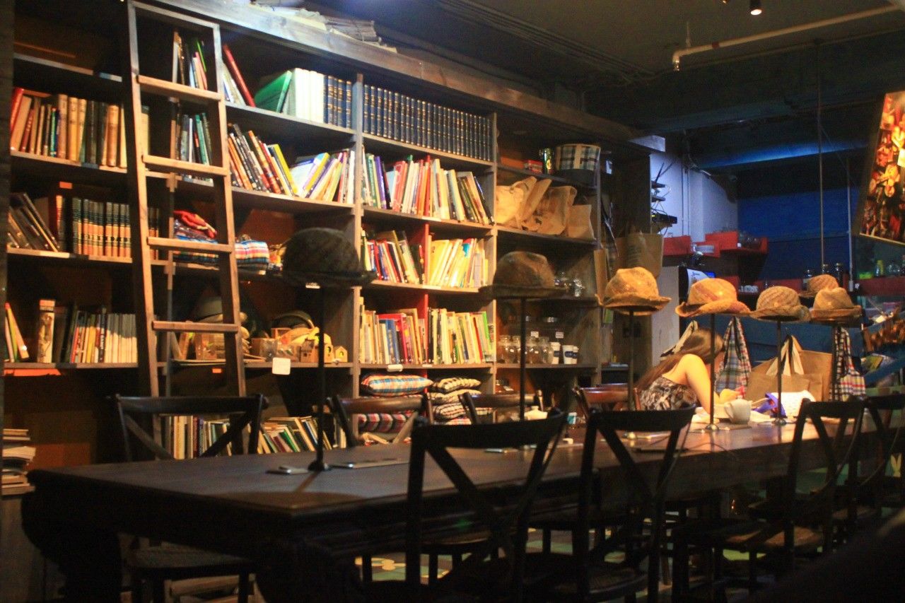 7 Kafe Bernuansa Perpustakaan Di Jakarta Ini Cocok Buat Bookaholic