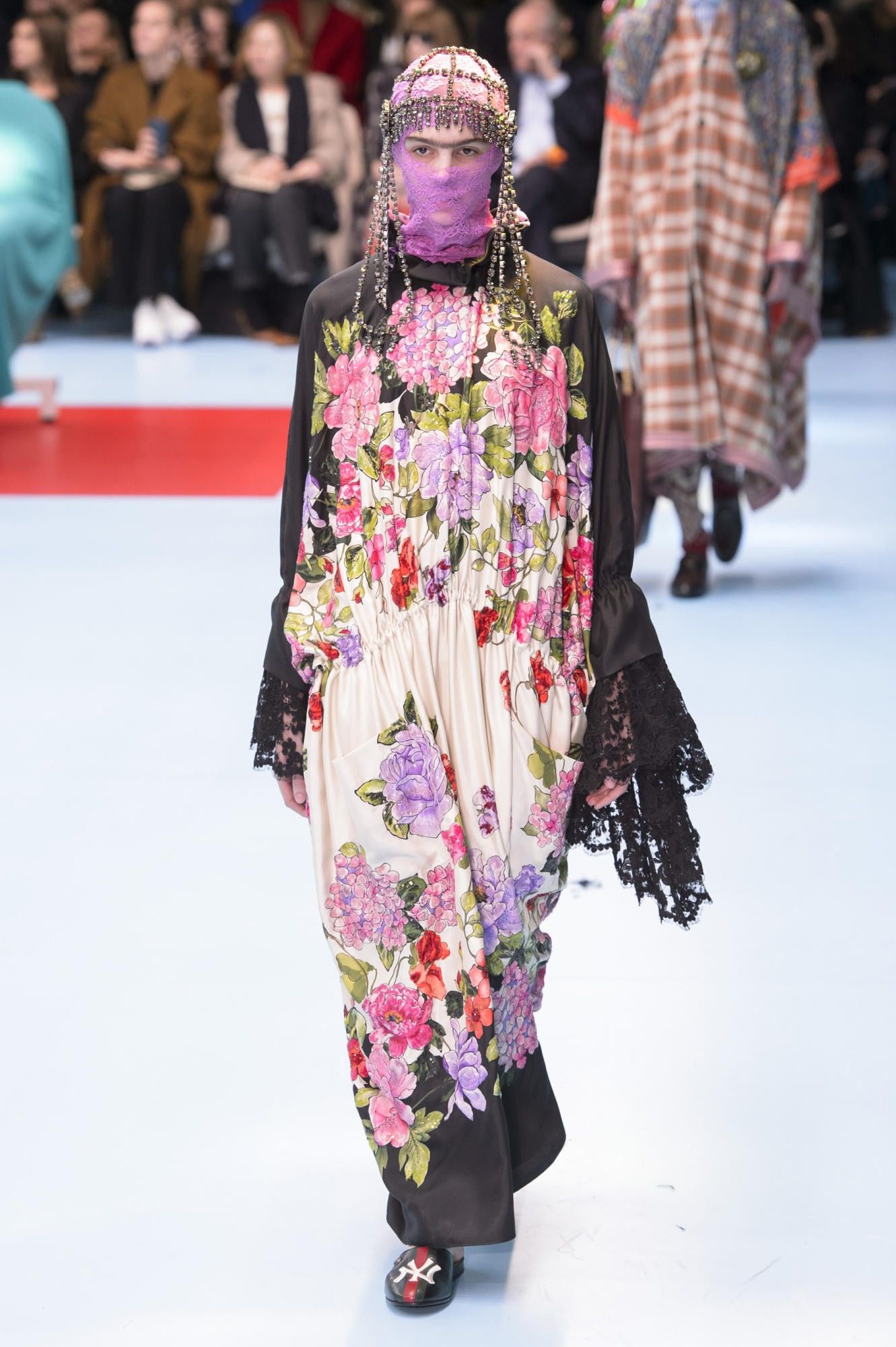 Keren Gucci Tampilkan Fashion Ala Hijab Di Milan Fashion Week 2018