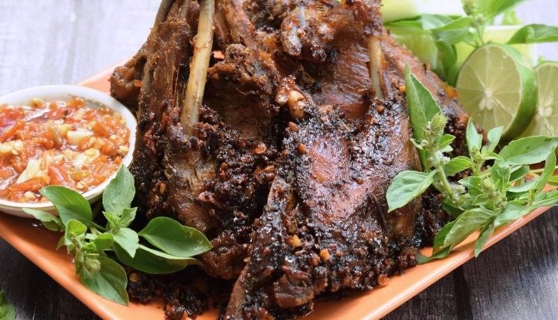 Nagih! Ini 9 Makanan Super Pedas Favorit Tiap Daerah di 