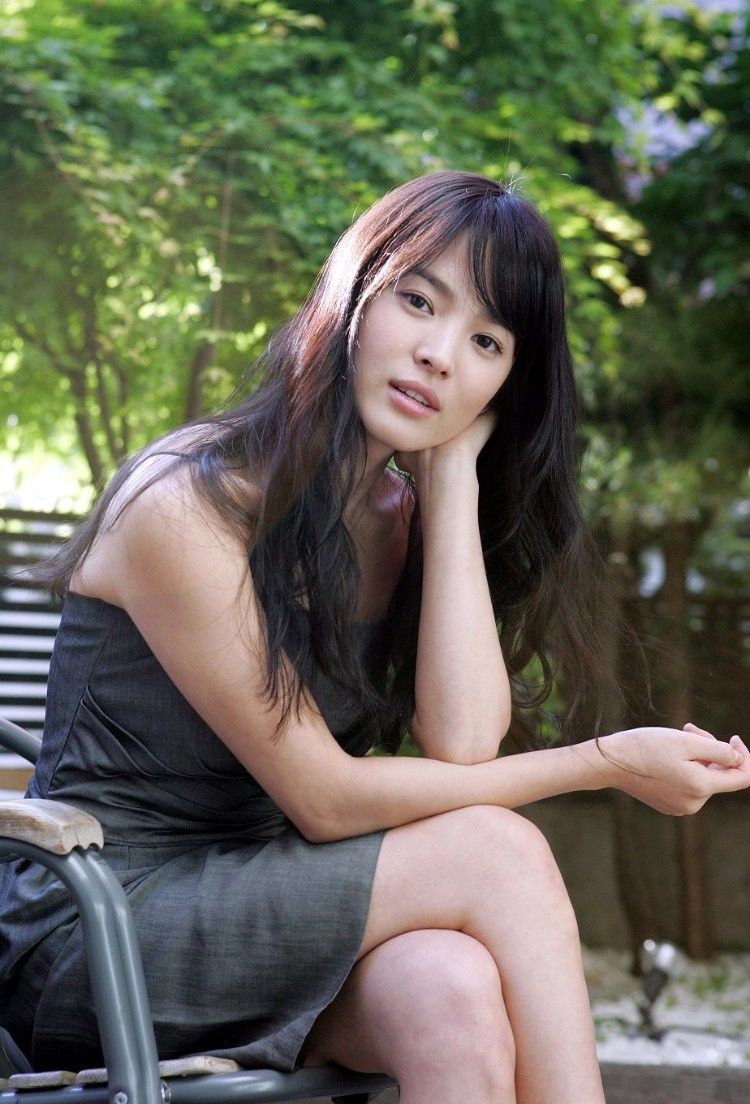 Style Ala Song Hye Kyo Yang Menginspirasimu Jadi Wanita Anggun