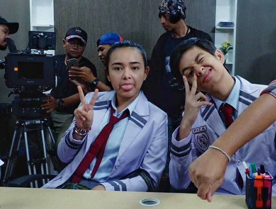 Profesional, 5 Seleb Indonesia Ini Main Bareng Mantan di Satu Film