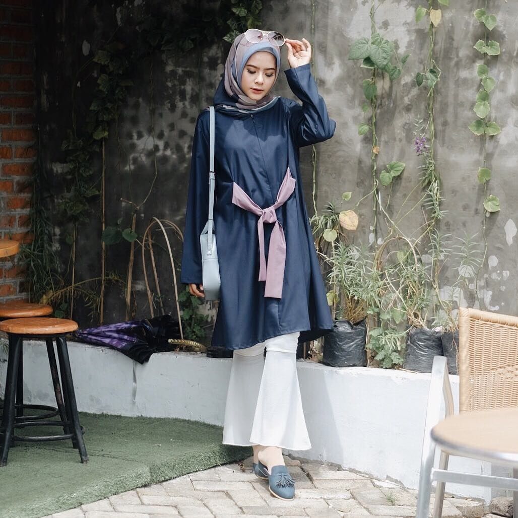  Warna  Jilbab  Yang  Cocok  Untuk  Dress Biru  Dongker  Pintar 