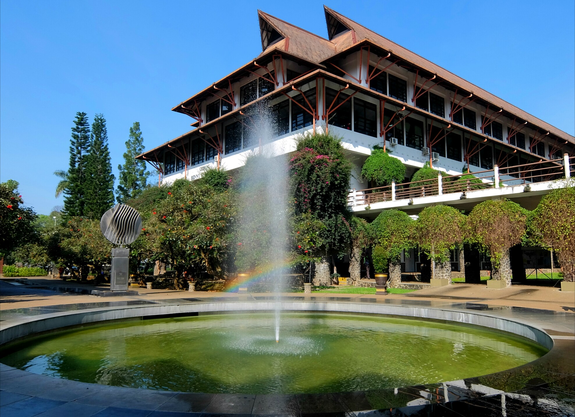 4 Institut Teknologi Bandung di Cirebon