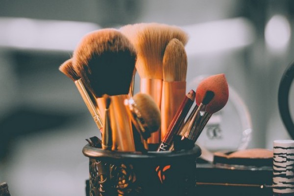 7 Rekomendasi Produk Makeup Lokal Di Bawah Rp 30000 Wajib