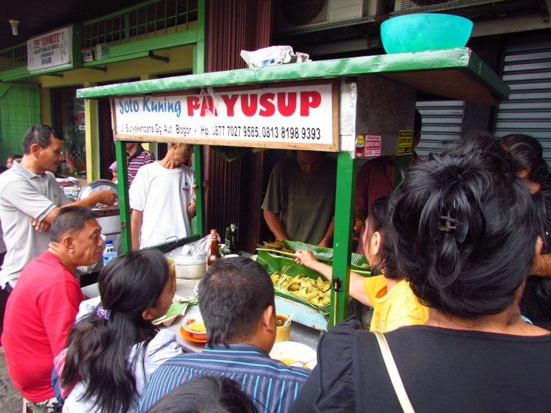 7 Kuliner Khas yang Harus Kamu Coba di Gang Aut, Bogor