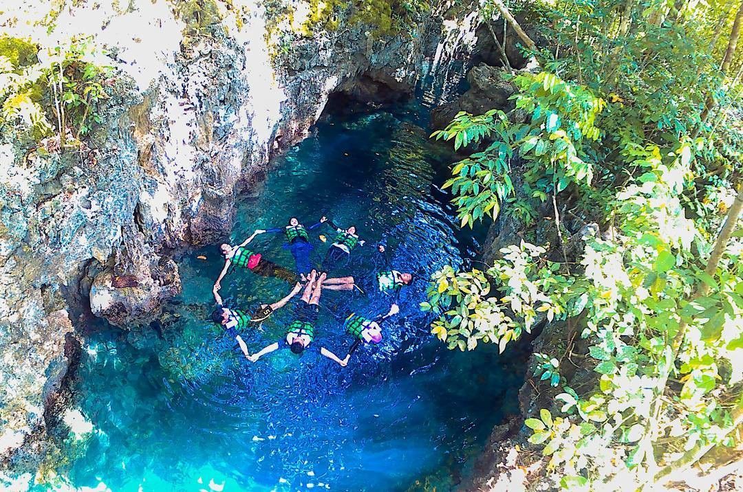 8 Kolam Renang Alami Indonesia Punya, Bikin Kamu Terpesona!