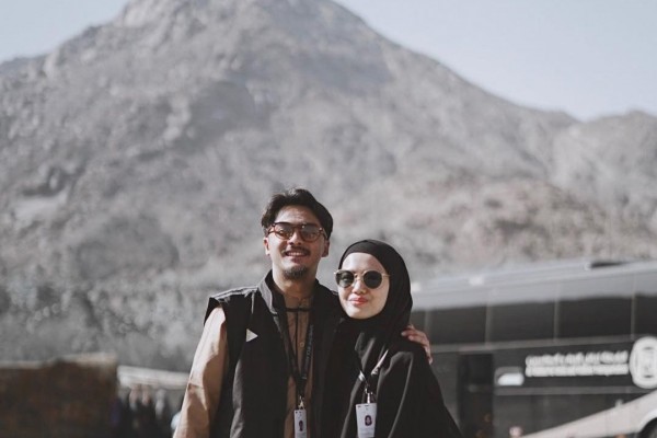 10 Potret Bukti Ricky Harun Dan Istri Makin Mantap Hijrah