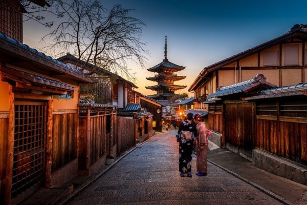 Yuk Berangkat, 10 Alasan Kamu Harus Solo Traveling ke Jepang Tahun Ini!