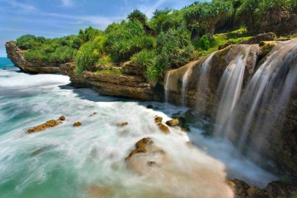 5 Rekomendasi Pantai Cantik di Jogja, Instagramable Banget!