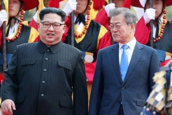 Bertemu Presiden Korea Selatan, Kim Jong-un Lempar Candaan